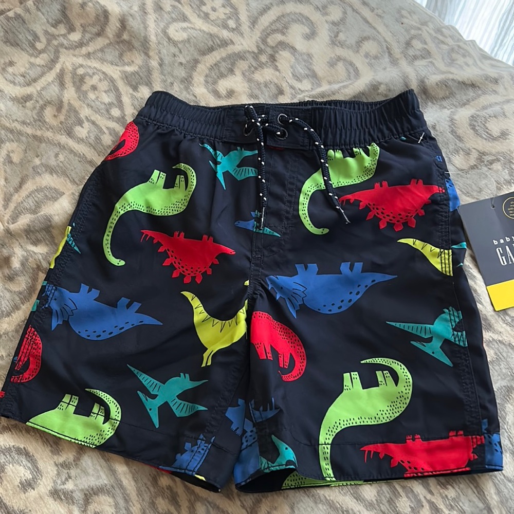 NWT baby Gap dinosaur boy’s bathing suit size 5t
